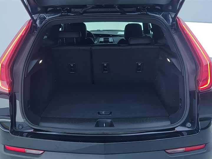 Фото 4 - Cadillac XT4