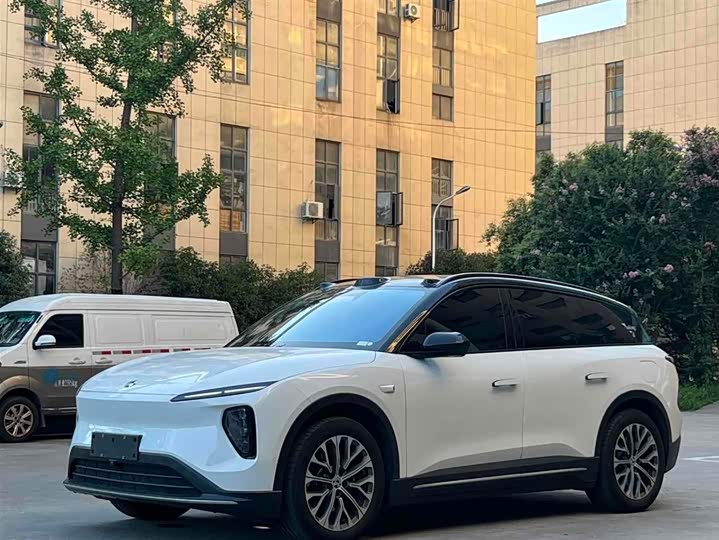 Фото 1 - Nio ES6