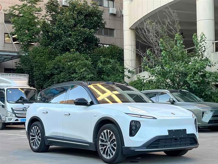 Фото 3 - Nio ES6