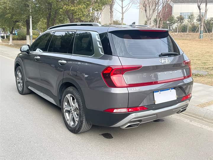 Фото 5 - Hyundai Santa Fe