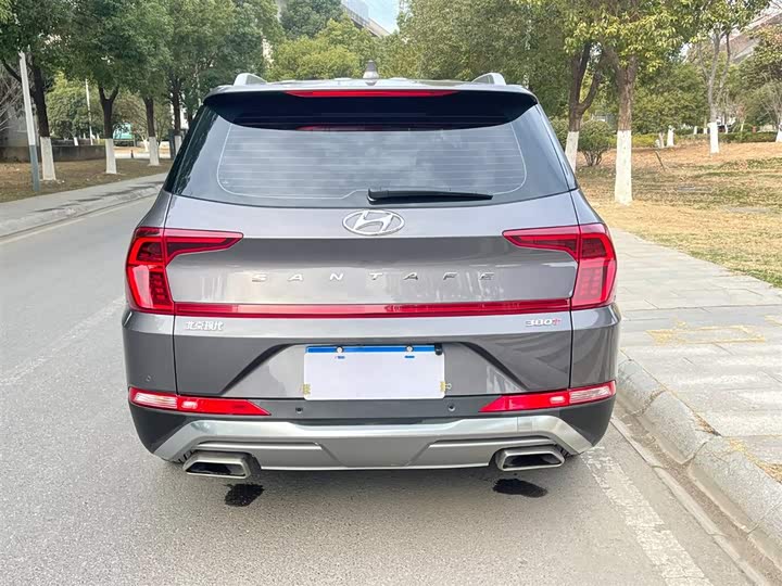 Фото 6 - Hyundai Santa Fe