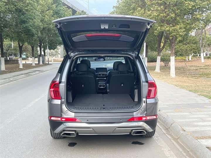 Фото 9 - Hyundai Santa Fe