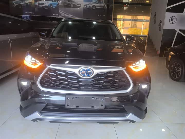 Фото 3 - Toyota Highlander