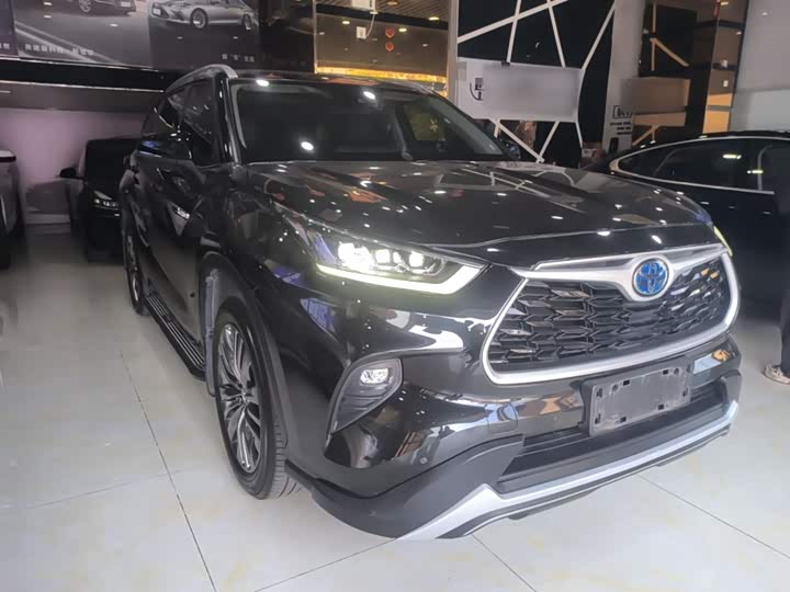 Фото 4 - Toyota Highlander