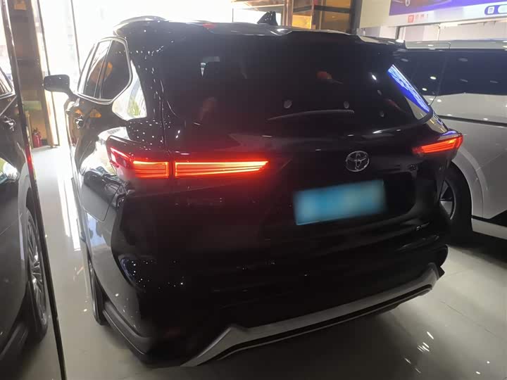 Фото 5 - Toyota Highlander