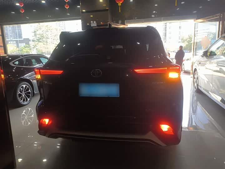 Фото 6 - Toyota Highlander