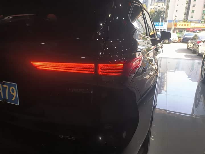 Фото 8 - Toyota Highlander