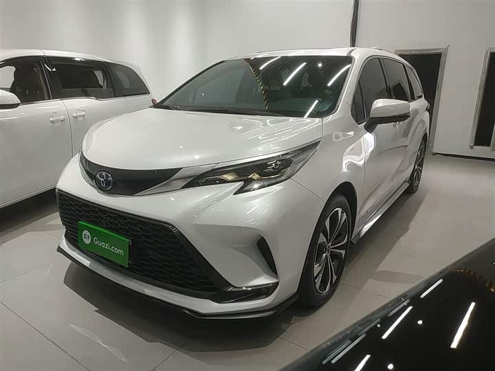 Фото 2 - Toyota Granvia