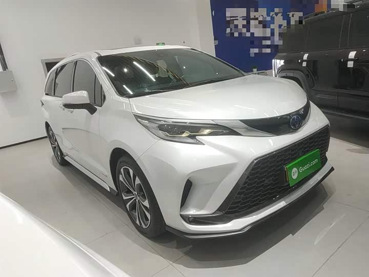 Фото 4 - Toyota Granvia