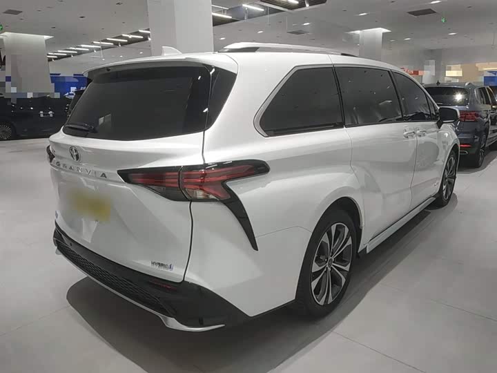 Фото 7 - Toyota Granvia