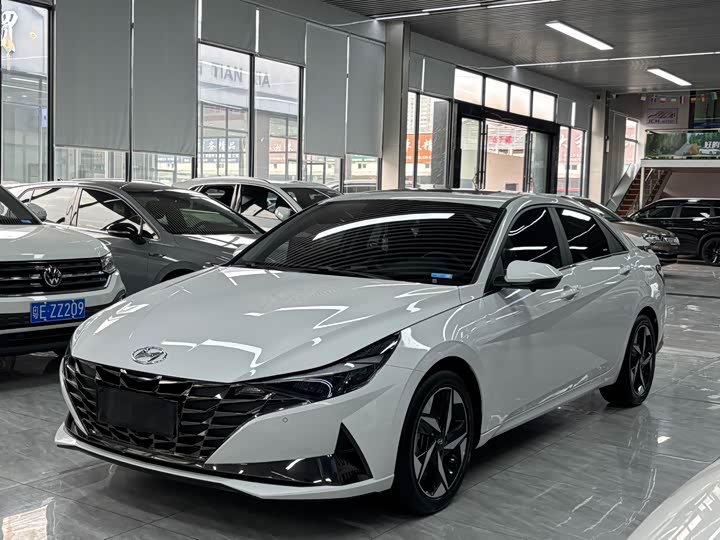 Фото 1 - Hyundai Elantra N line