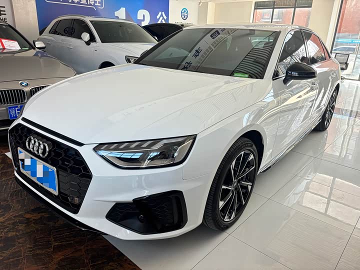 Фото 1 - Audi A4L