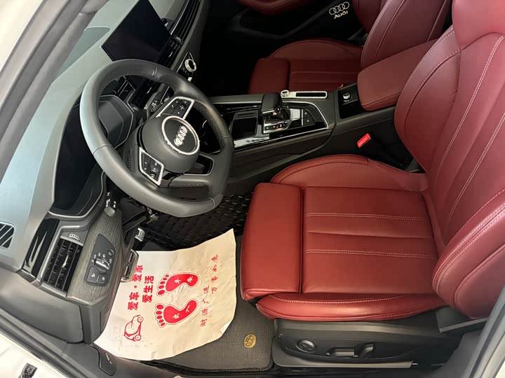 Фото 4 - Audi A4L