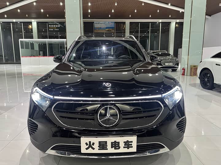 Фото 1 - Mercedes-Benz EQB