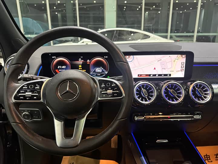 Фото 4 - Mercedes-Benz EQB