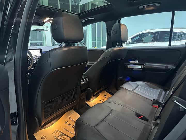 Фото 6 - Mercedes-Benz EQB