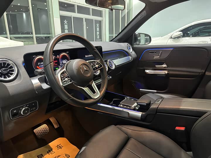 Фото 7 - Mercedes-Benz EQB