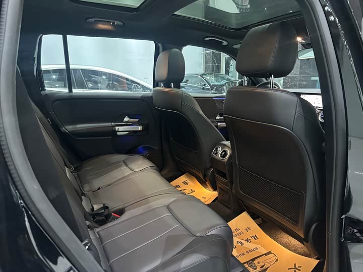 Фото 9 - Mercedes-Benz EQB