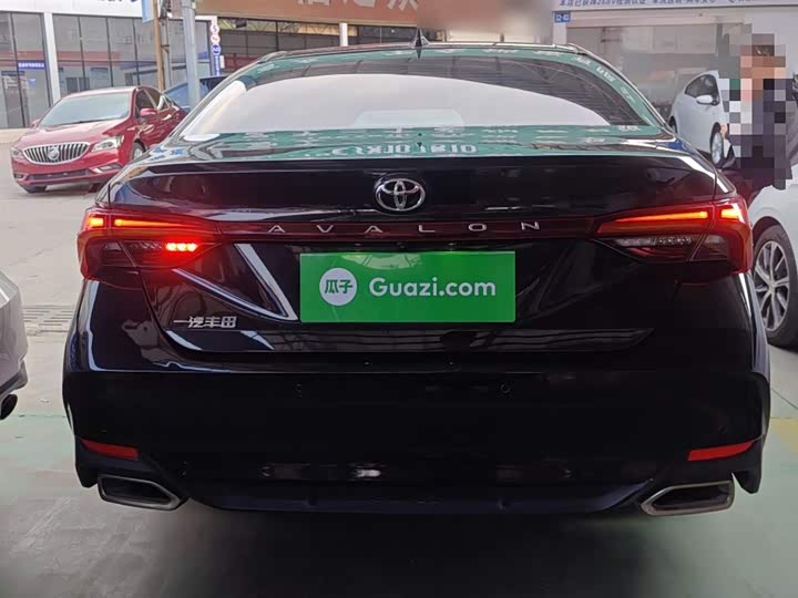 Фото 6 - Toyota Avalon