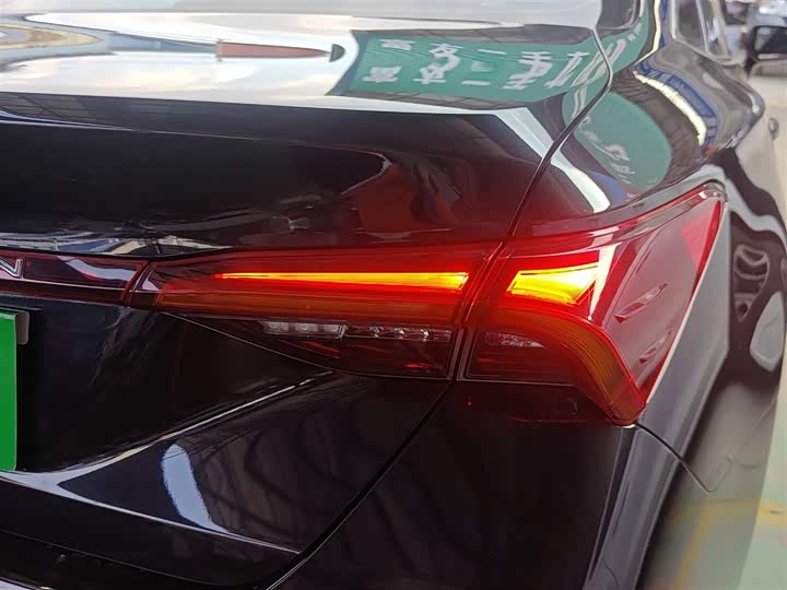 Фото 8 - Toyota Avalon