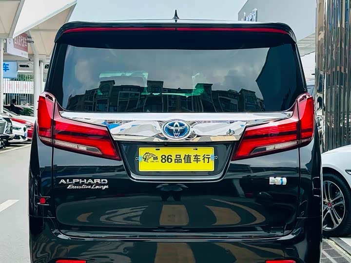 Фото 3 - Toyota Alphard