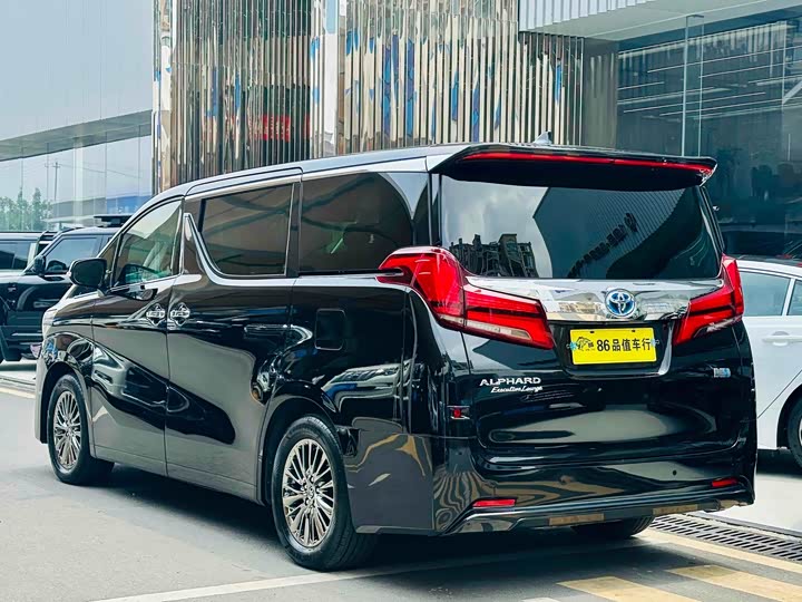 Фото 4 - Toyota Alphard