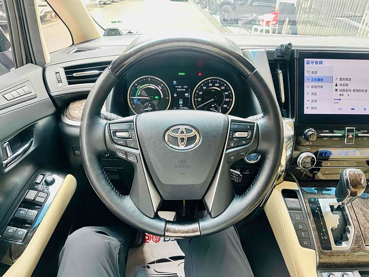 Фото 8 - Toyota Alphard