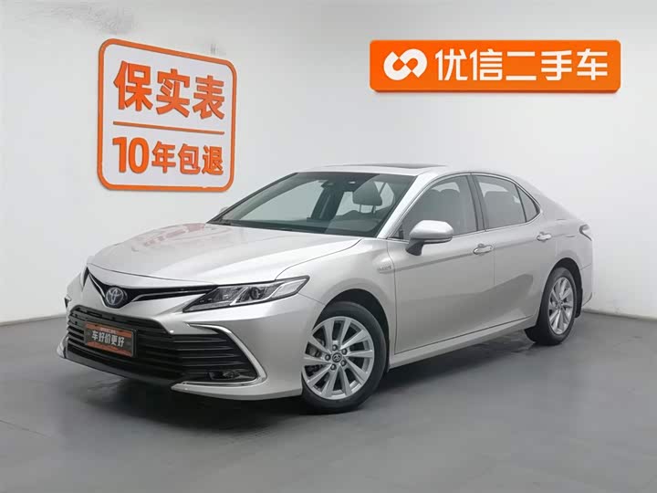 Фото 1 - Toyota Camry