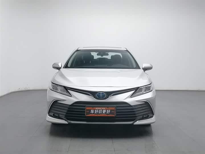 Фото 3 - Toyota Camry