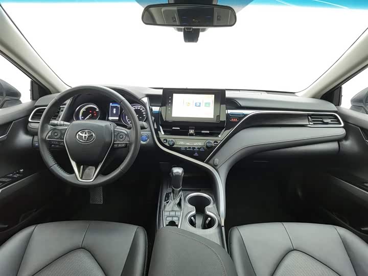 Фото 5 - Toyota Camry