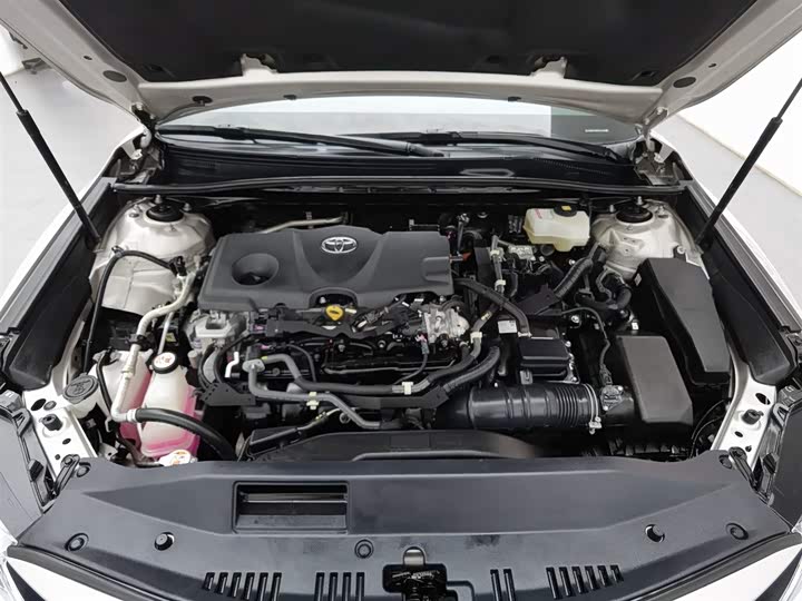 Фото 6 - Toyota Camry