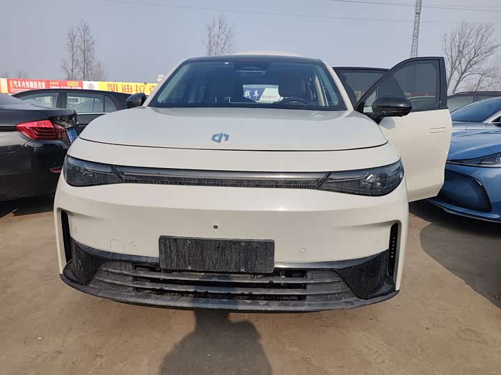 Фото 2 - Leapmotor C10