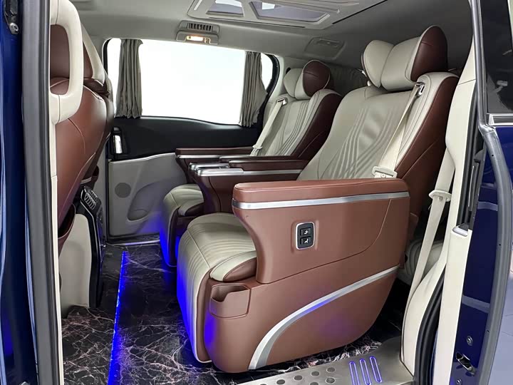 Фото 8 - Buick GL8 ES