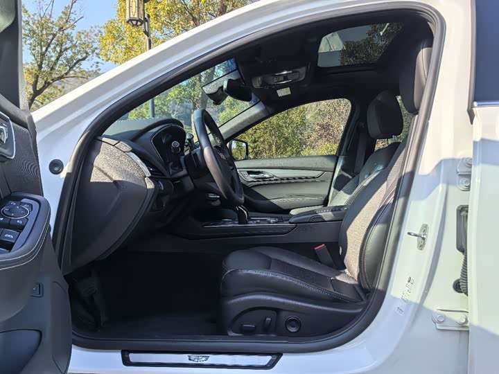 Фото 7 - Cadillac CT5