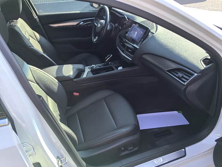 Фото 8 - Cadillac CT5