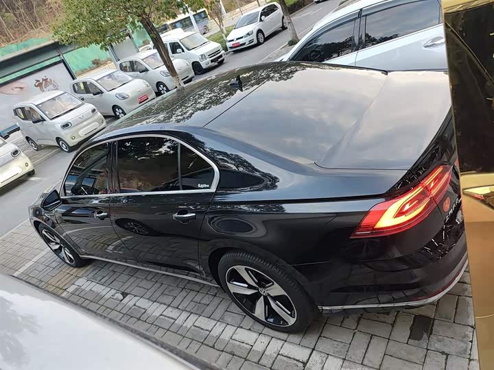 Фото 5 - Volkswagen Phideon