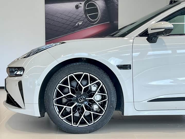 Фото 5 - Zeekr 001