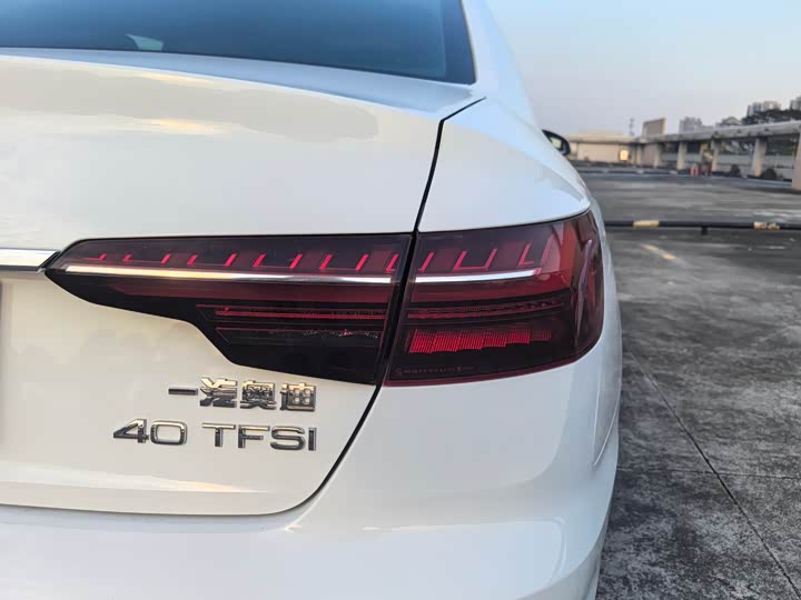 Фото 6 - Audi A4L