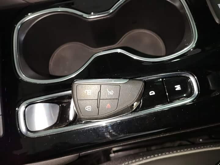 Фото 9 - Buick Envision Plus