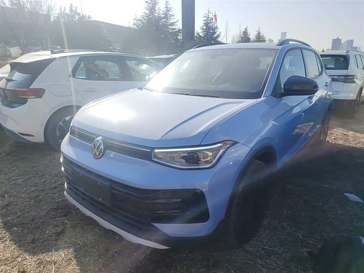 Фото 1 - Volkswagen Tharu