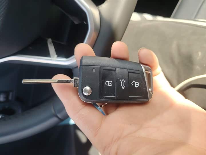 Фото 9 - Volkswagen Tharu