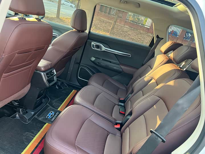 Фото 5 - Geely Okavango