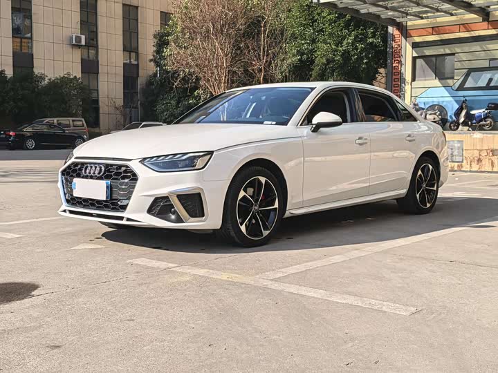 Фото 1 - Audi A4L