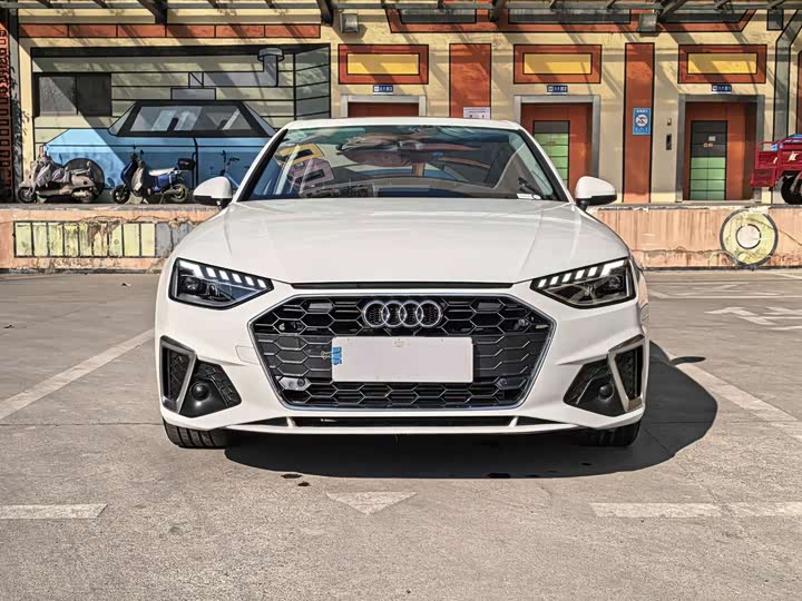 Фото 2 - Audi A4L