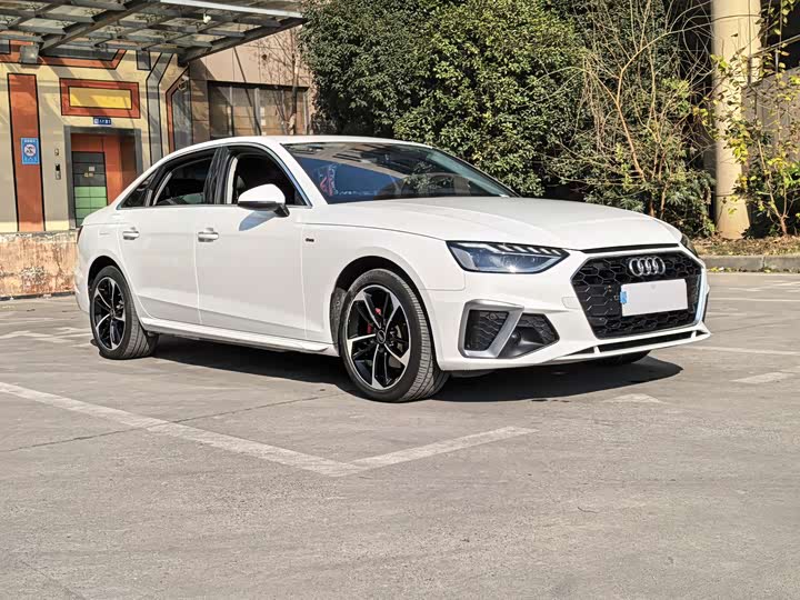 Фото 3 - Audi A4L