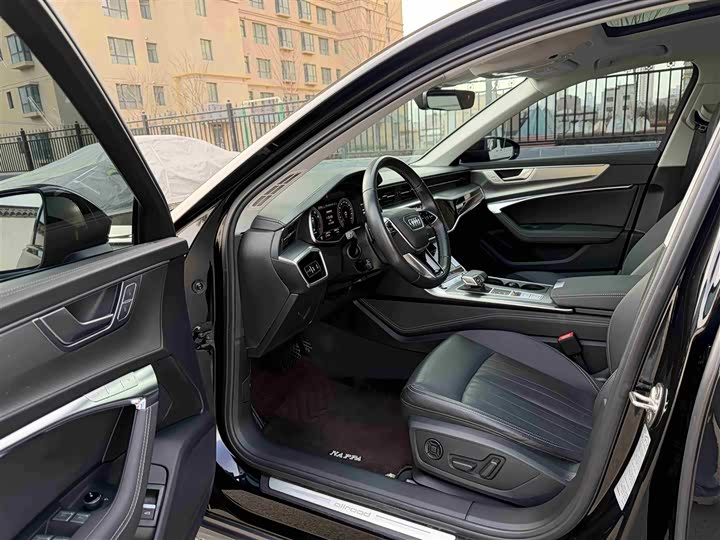 Фото 5 - Audi A6