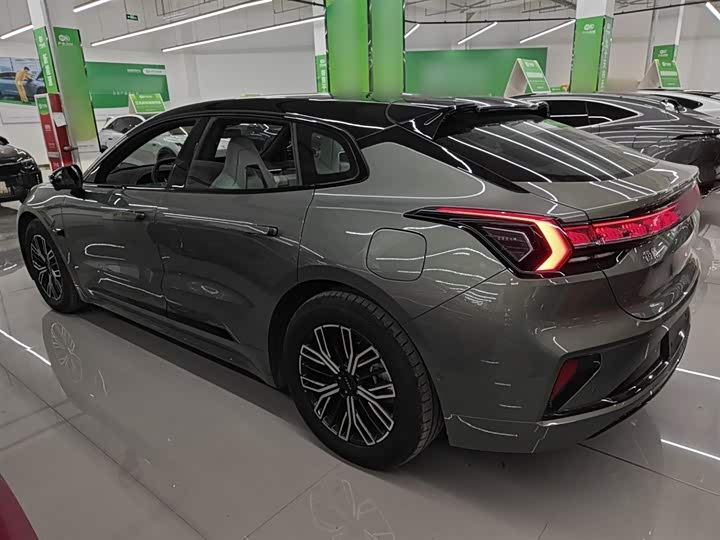 Фото 5 - Zeekr 001