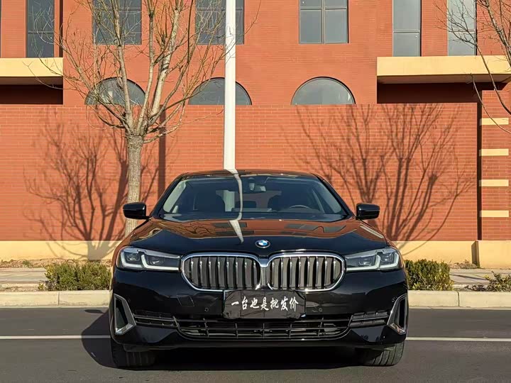 Фото 2 - BMW 5 Series