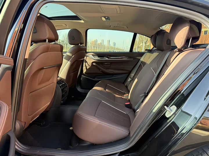 Фото 5 - BMW 5 Series