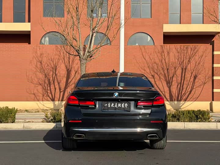 Фото 8 - BMW 5 Series